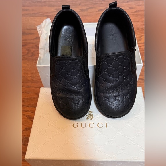 Toddler Gucci Black Embossed Leather Loafers - Picture 1 of 14